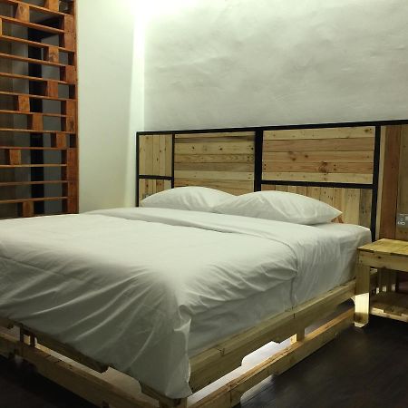 The Oikos Hotel Pontian Kecil Bagian luar foto