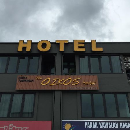 The Oikos Hotel Pontian Kecil Bagian luar foto