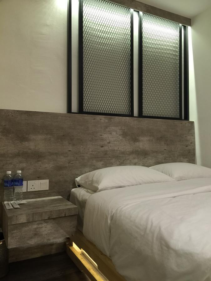 The Oikos Hotel Pontian Kecil Bagian luar foto