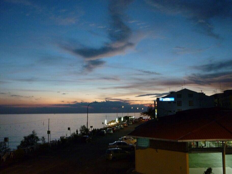 The Oikos Hotel Pontian Kecil Bagian luar foto