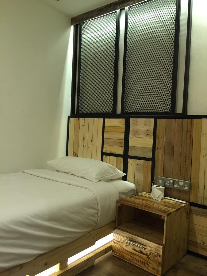 The Oikos Hotel Pontian Kecil Bagian luar foto