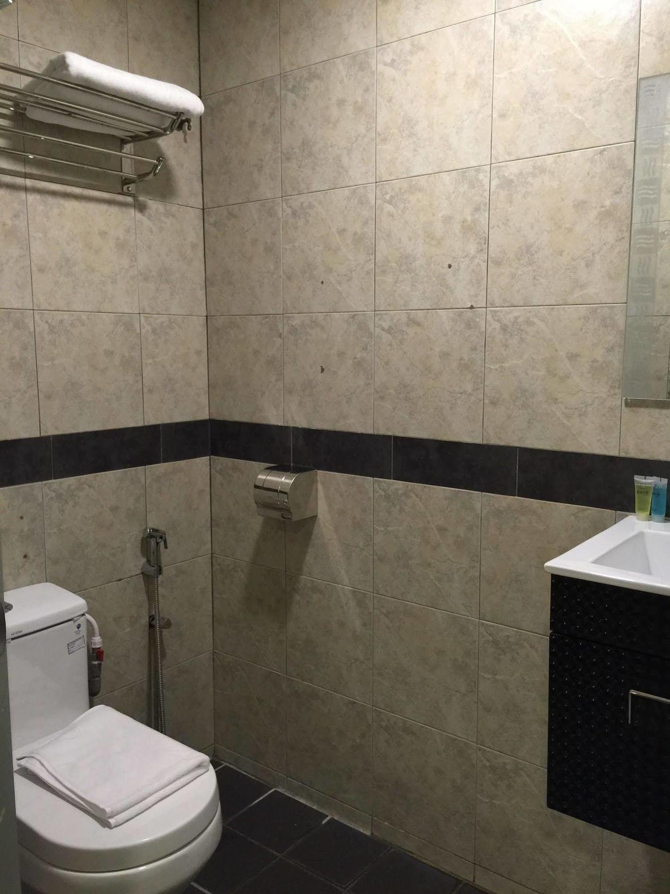 The Oikos Hotel Pontian Kecil Bagian luar foto