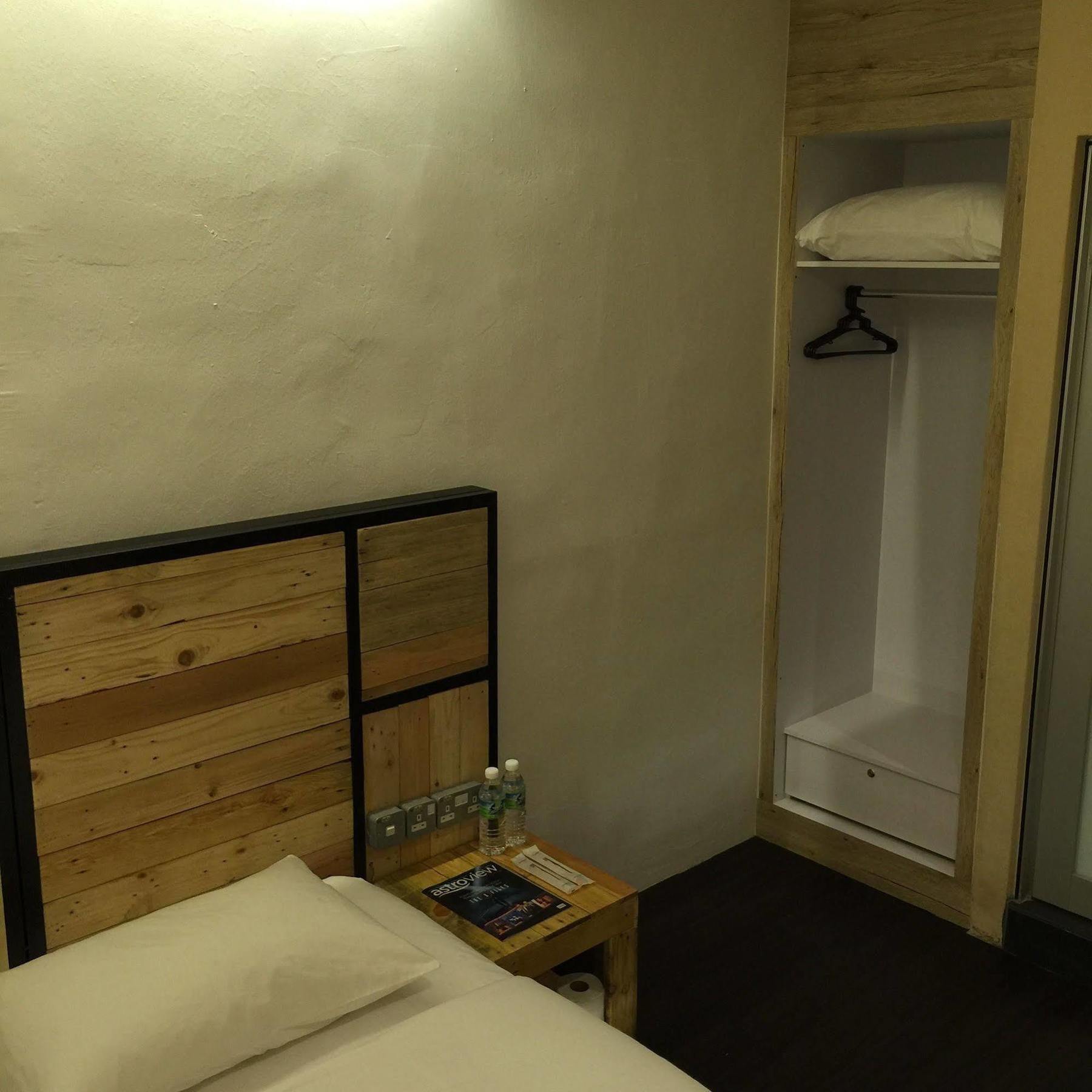 The Oikos Hotel Pontian Kecil Bagian luar foto