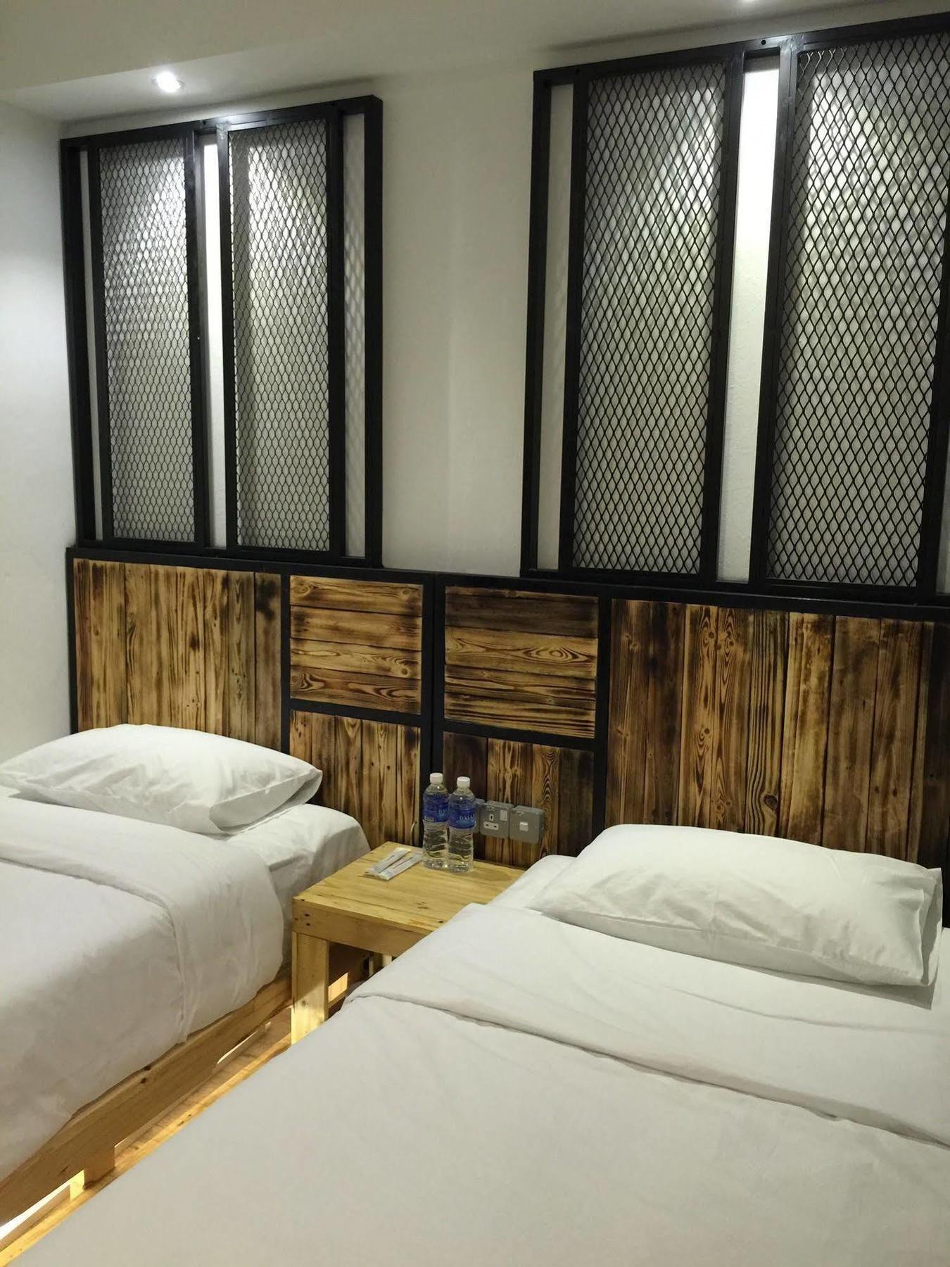 The Oikos Hotel Pontian Kecil Bagian luar foto