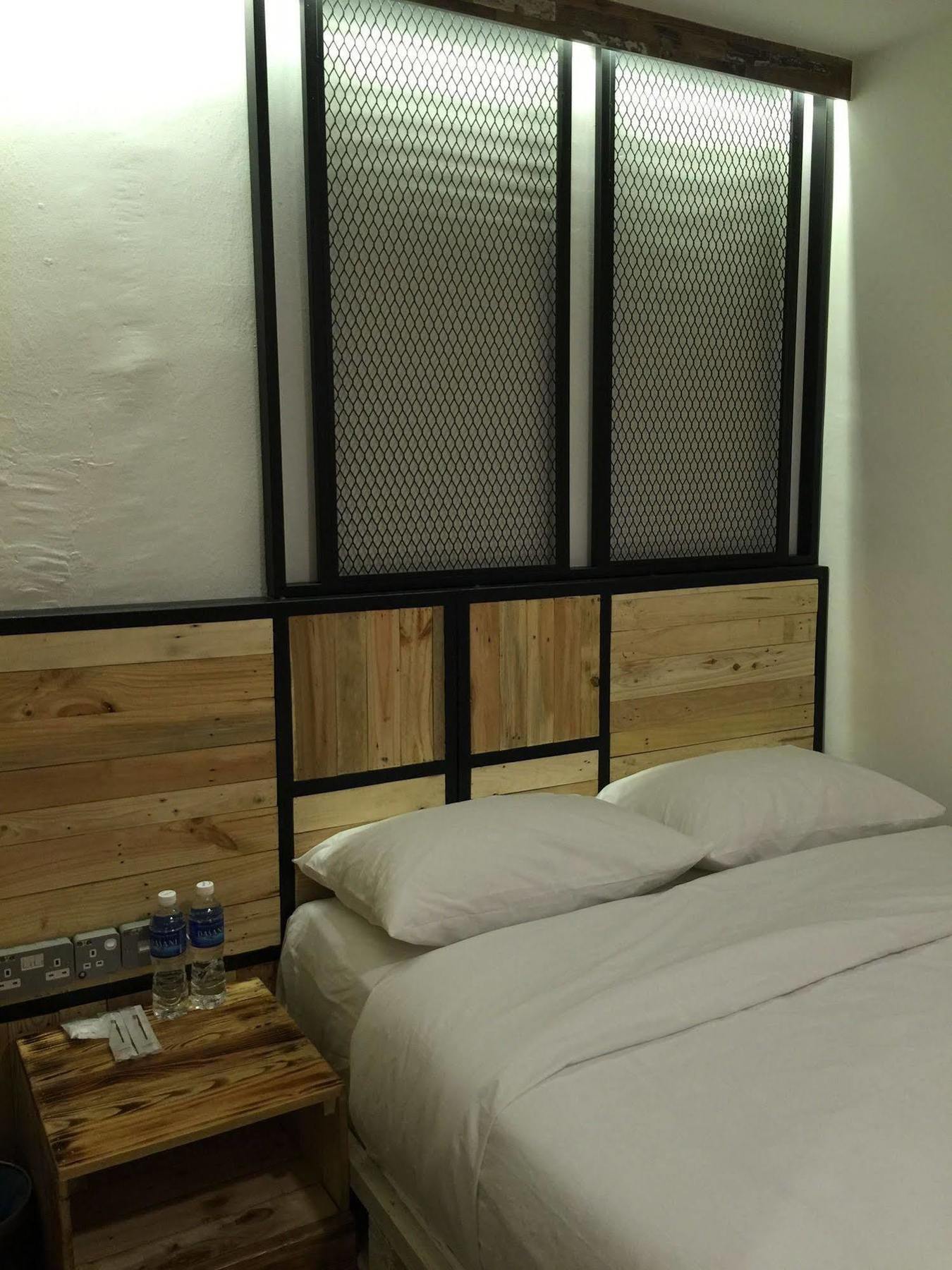 The Oikos Hotel Pontian Kecil Bagian luar foto