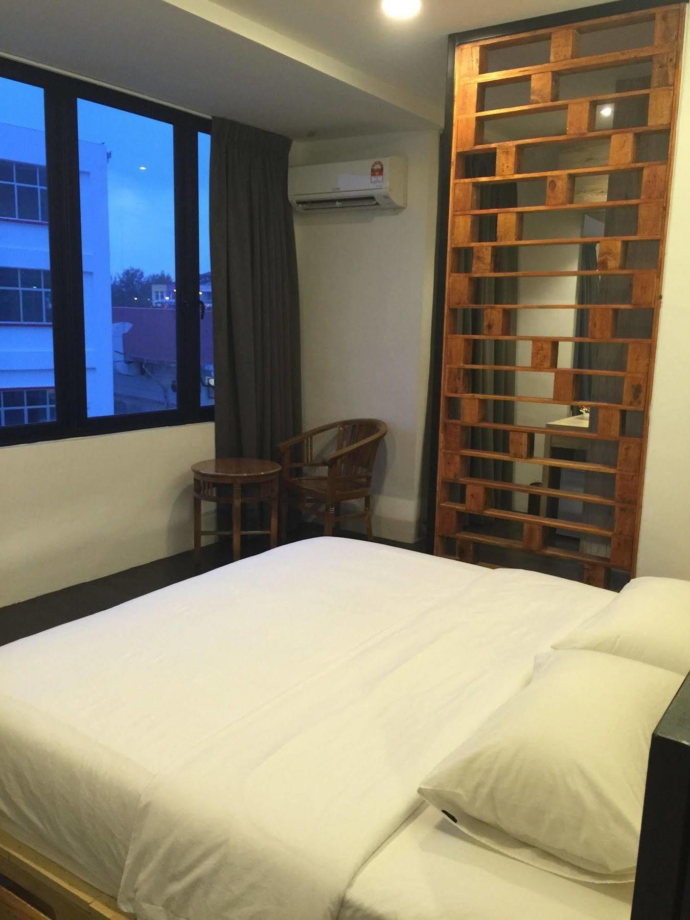 The Oikos Hotel Pontian Kecil Bagian luar foto
