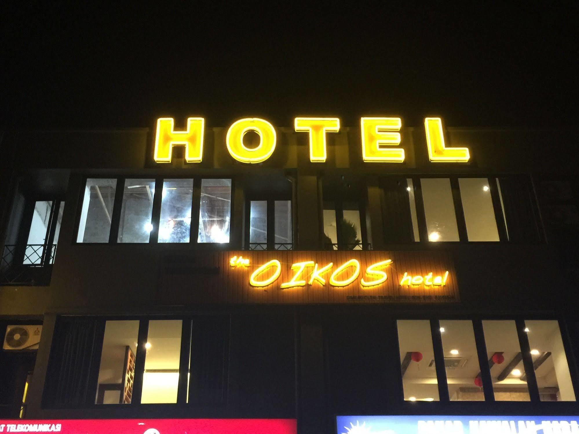 The Oikos Hotel Pontian Kecil Bagian luar foto